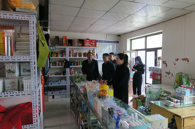 時(shí)刻巡查校園周邊食品安全，護(hù)航未成年人健康成長(zhǎng)之路